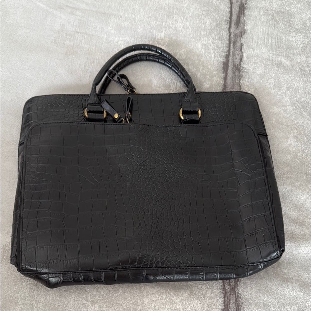 Elegant Black Crocodile-Embossed Men's Bag